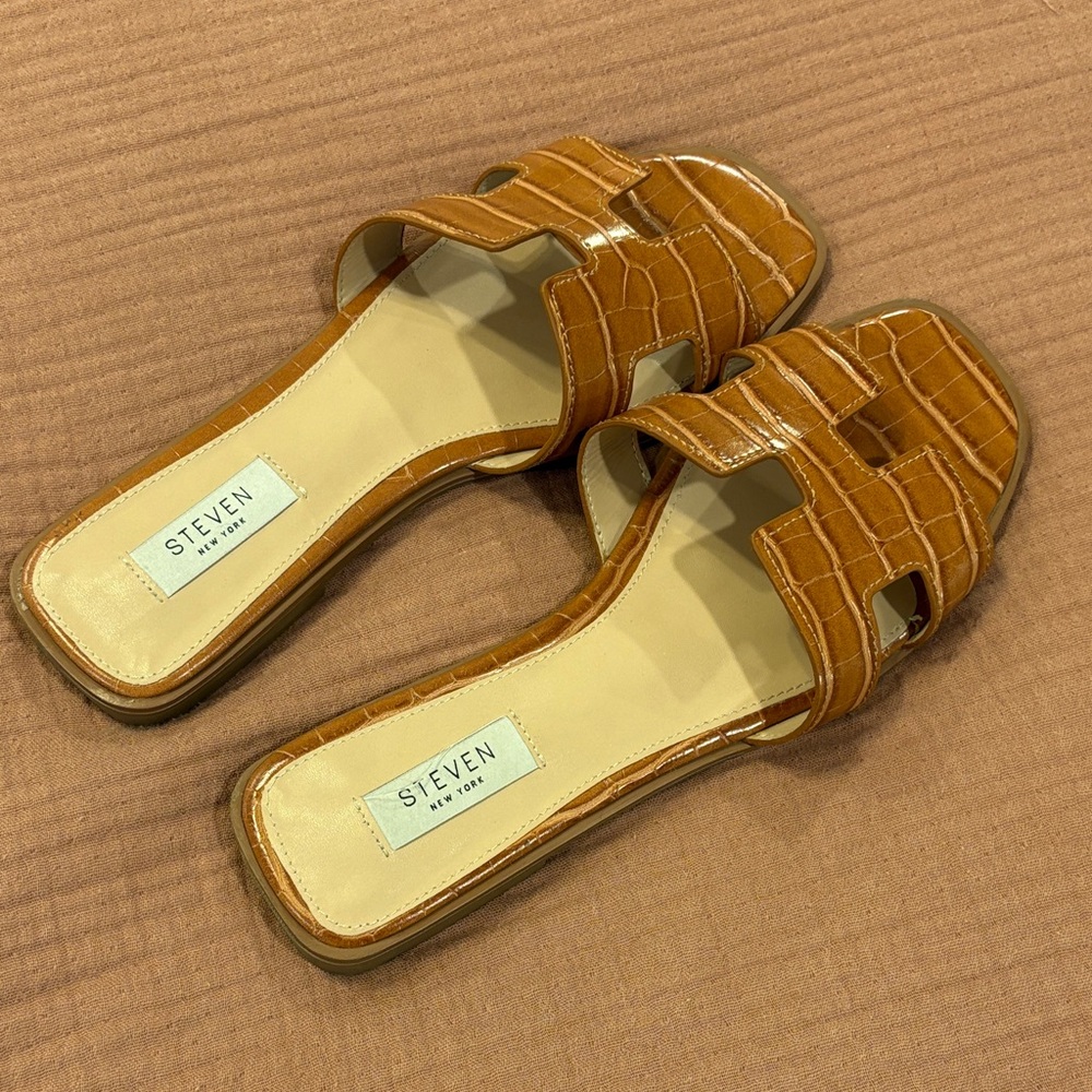 Seven7 Tan Croc-Pattern Slide Sandals